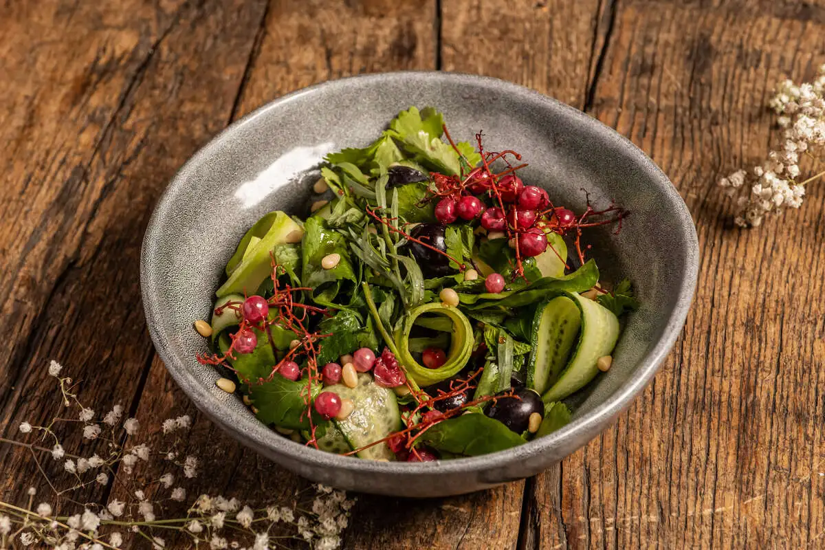 Салат с виноградом