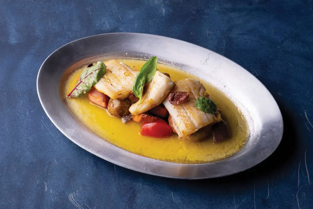 Палтус с печеными овощами