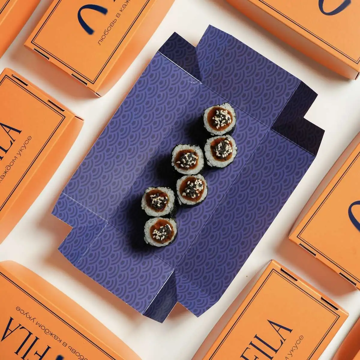 Маки с угрём