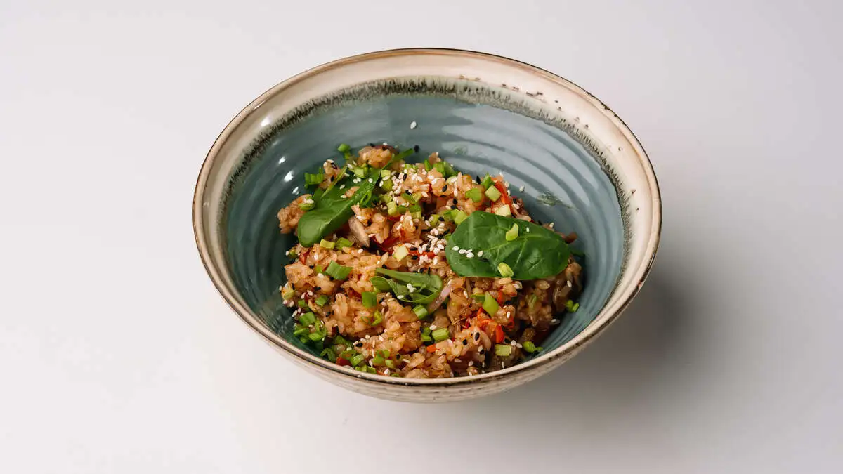 Вок рис с овощами