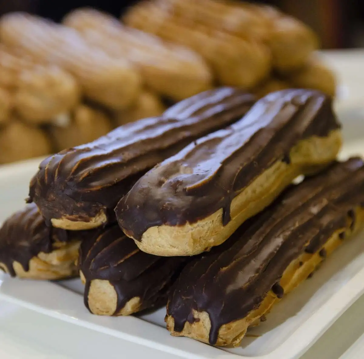 Эклер шоколадный «Крем Патисьер» 