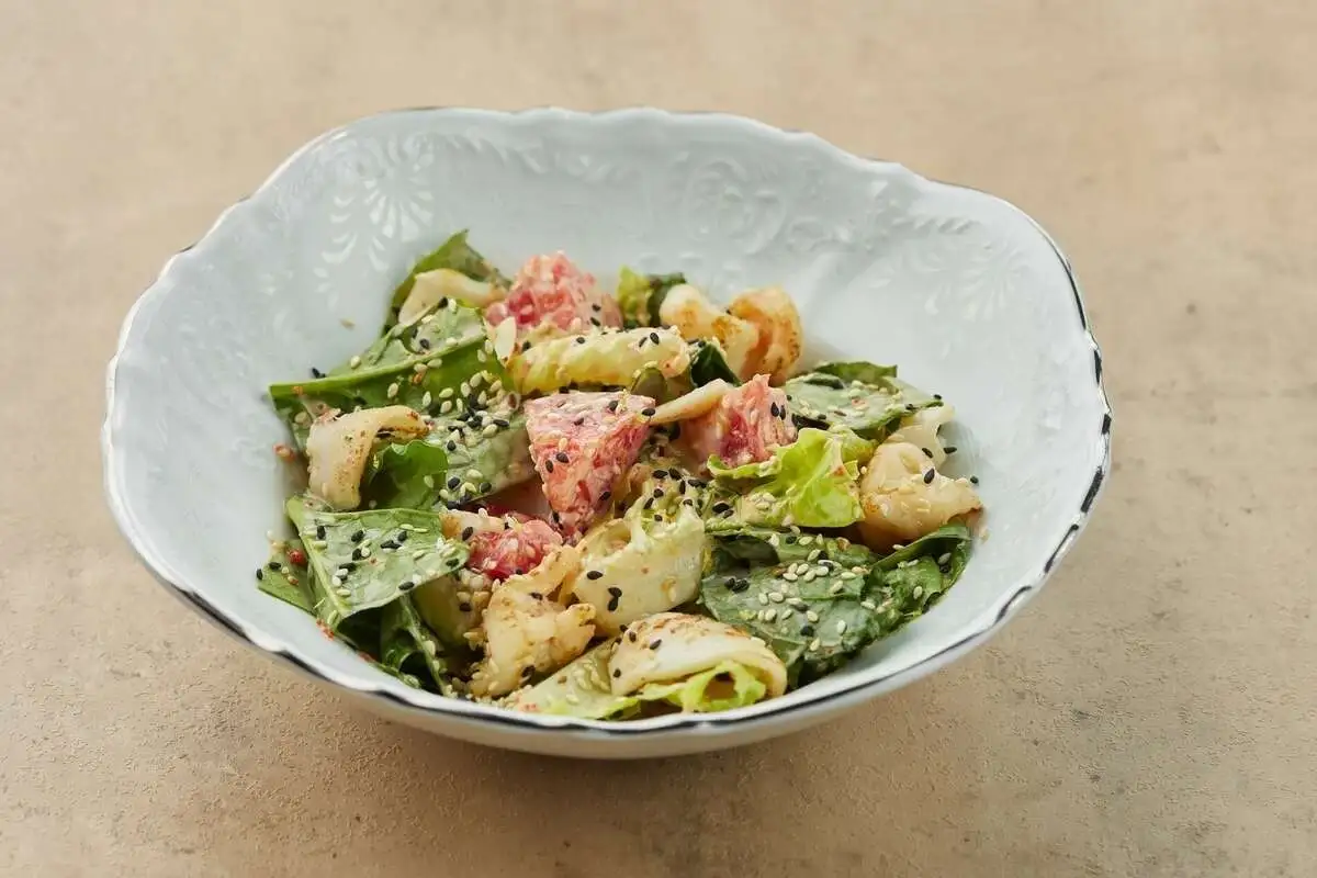 Фирменный салат Чайка