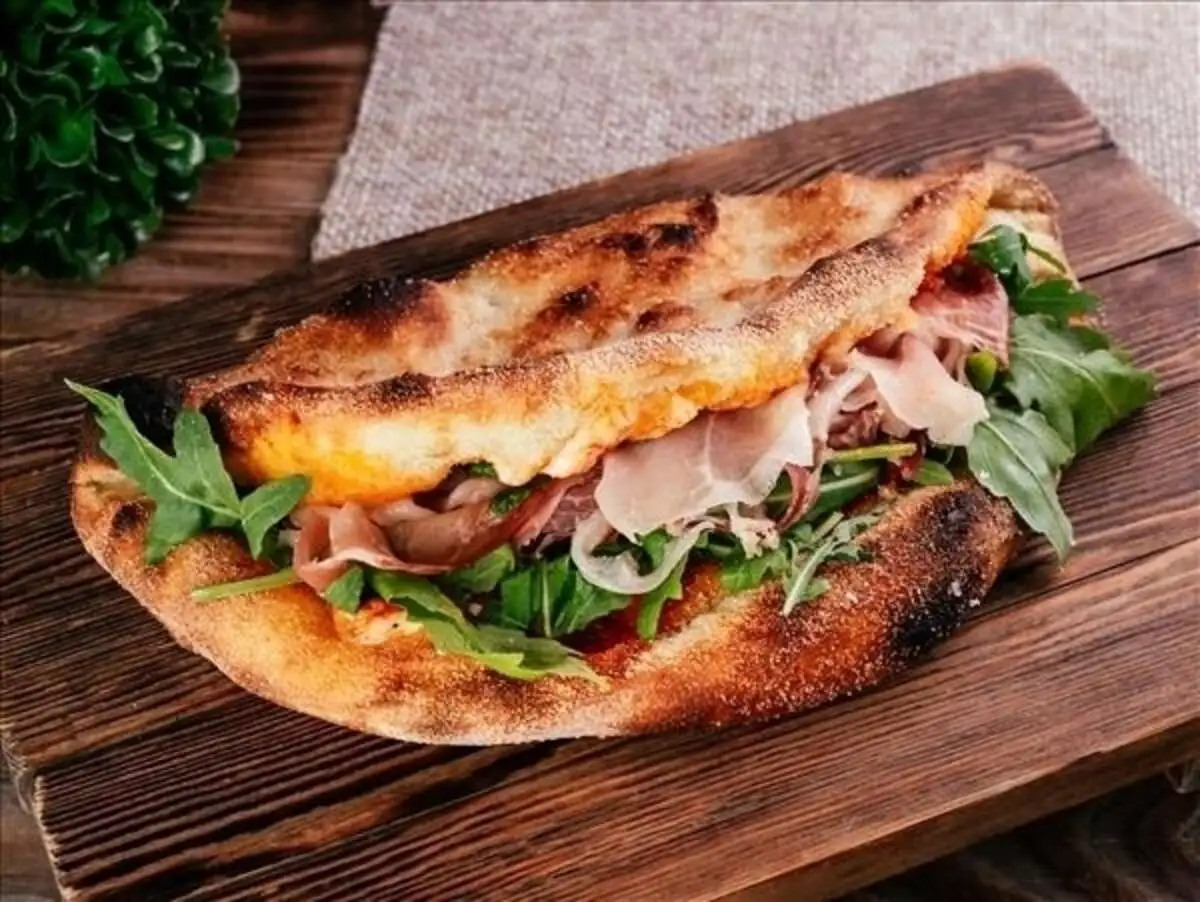 Панини с Прошутто и сыром