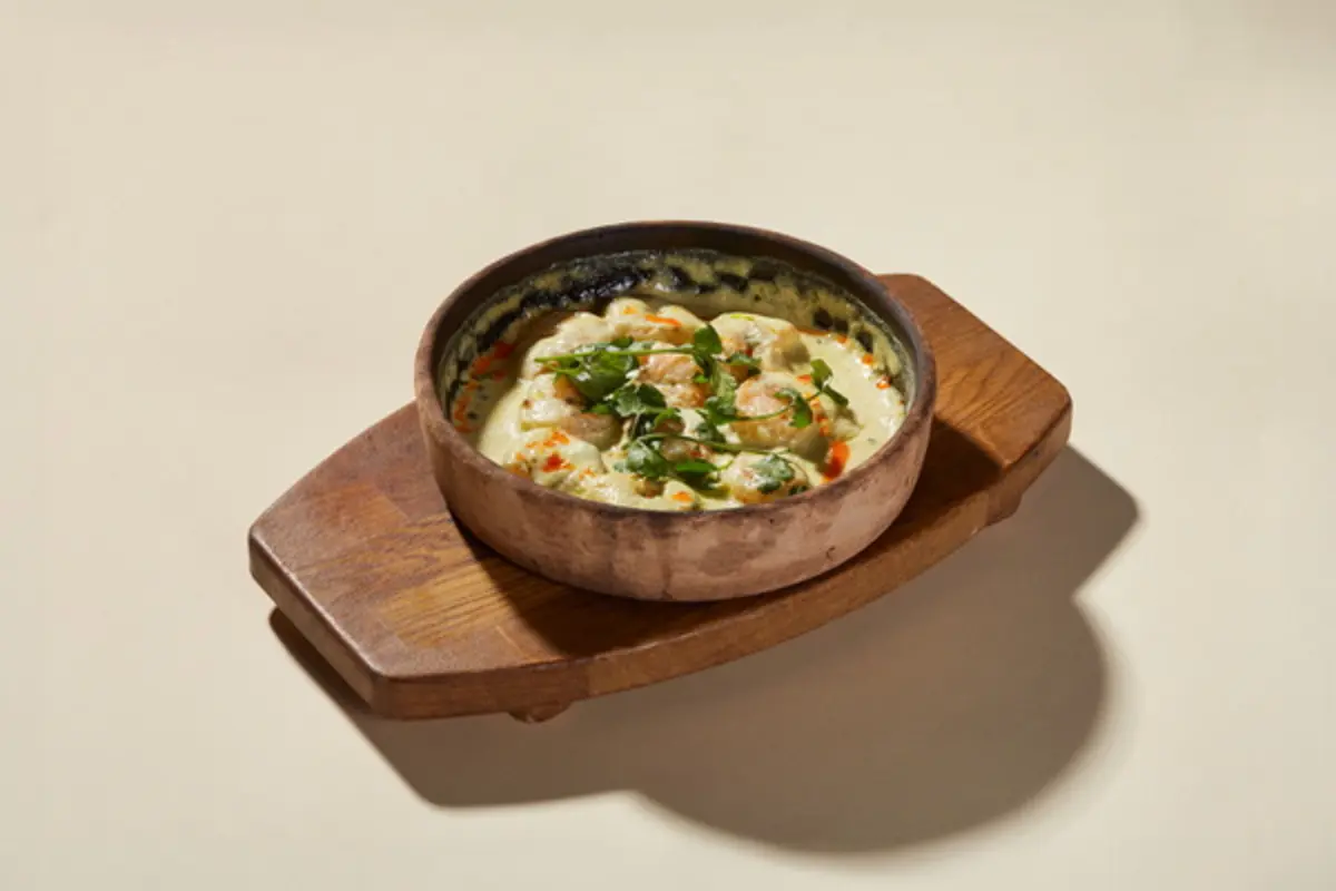 Креветки на кецы в соусе Чкмерули