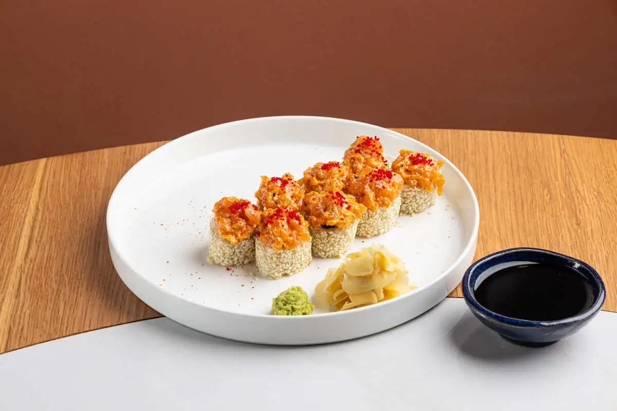 Спайси ролл с лососем