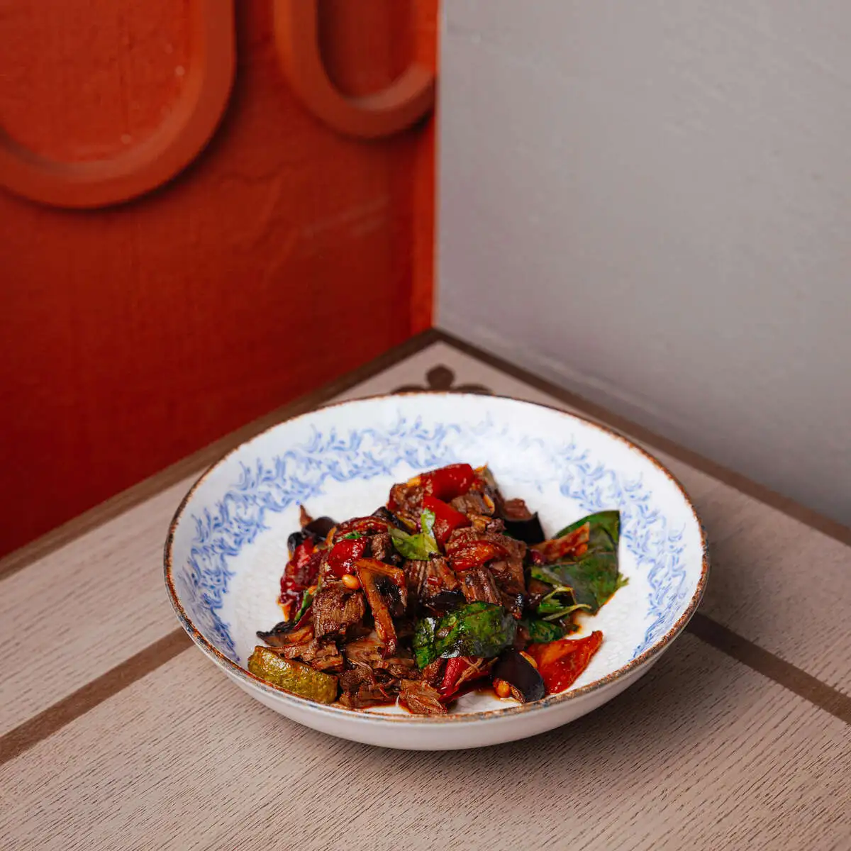 Мангал-салат с говядиной и овощами гриль