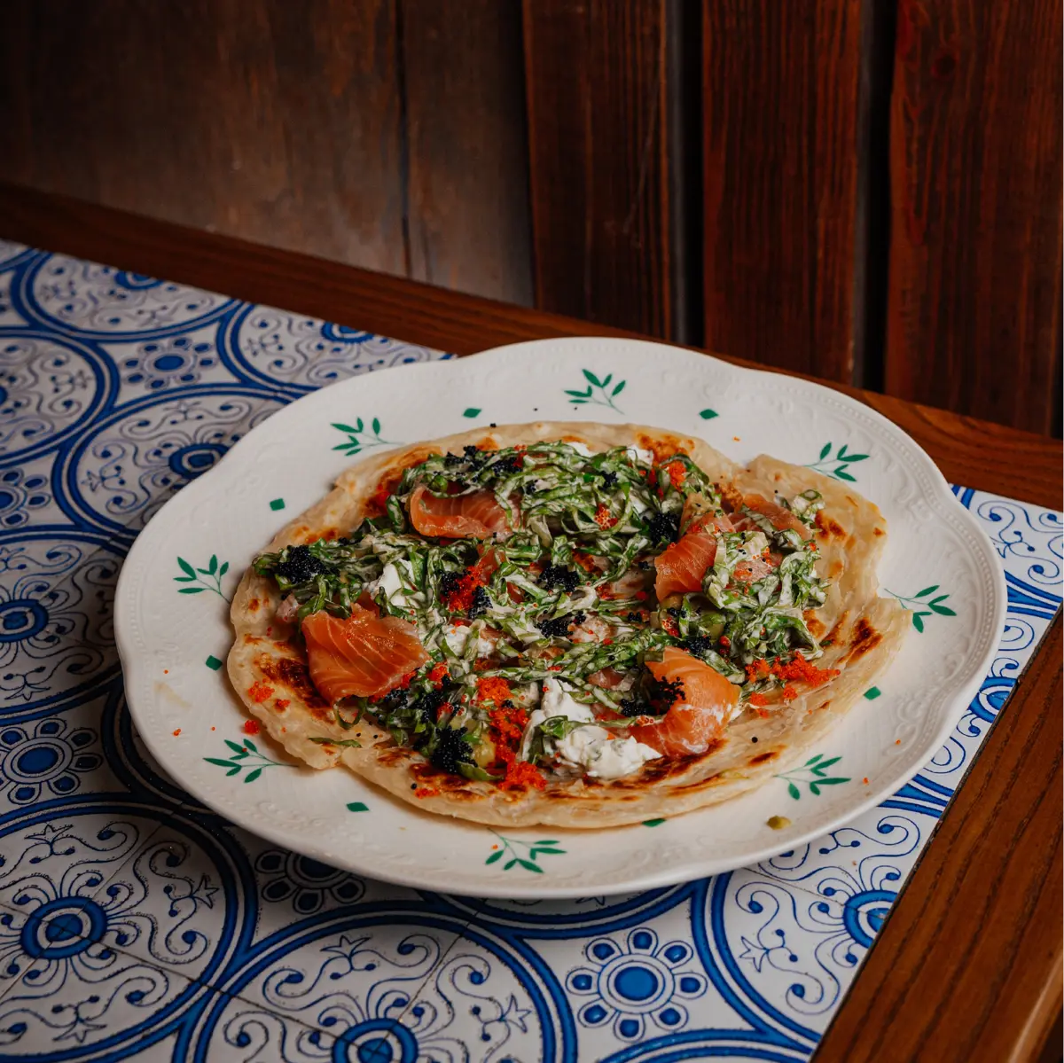 Роти с лососем и гаукамоле