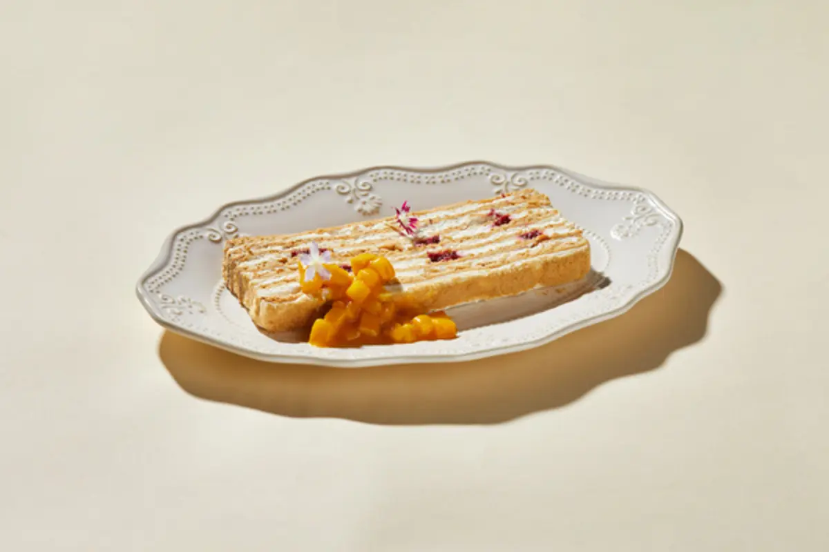 Медовик с ягодной прослойкой