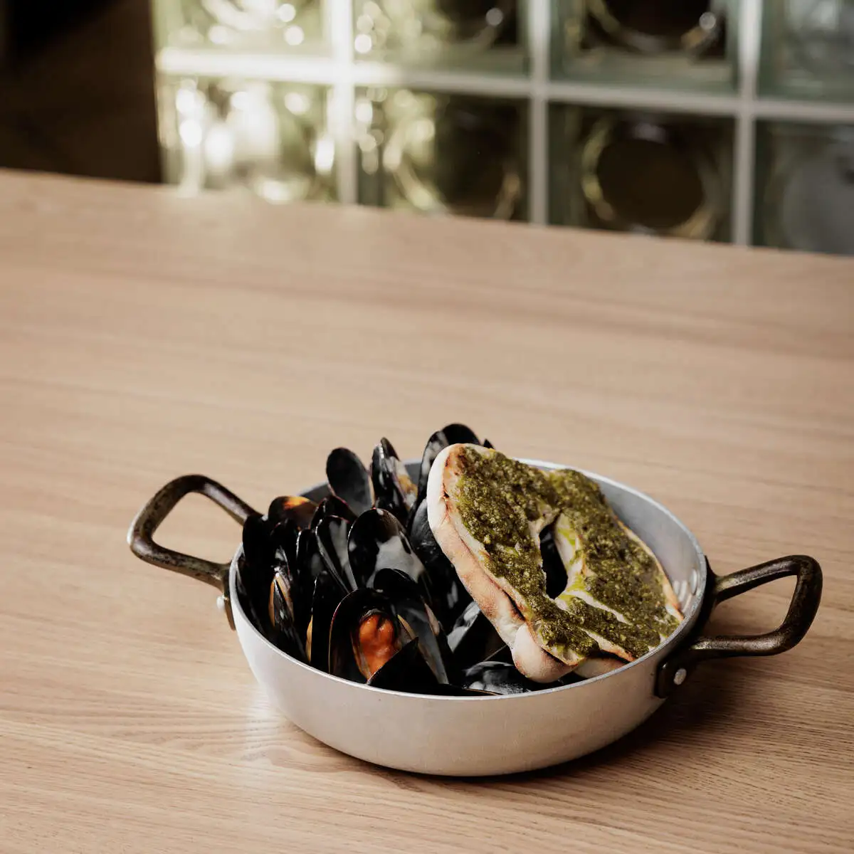 Мидии в сырно-сливочном соусе