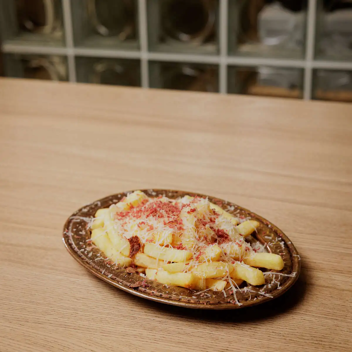 Картофель фри с пармезаном и бастурмой