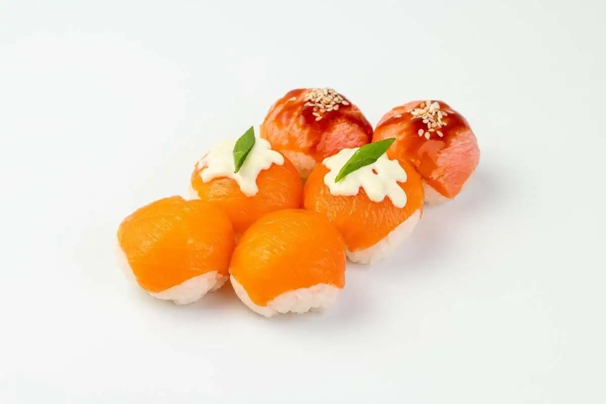 Сет суши-боллов Трио лосося