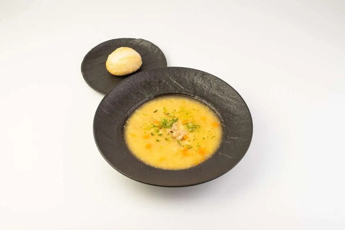 Суп с горохом и копченостями