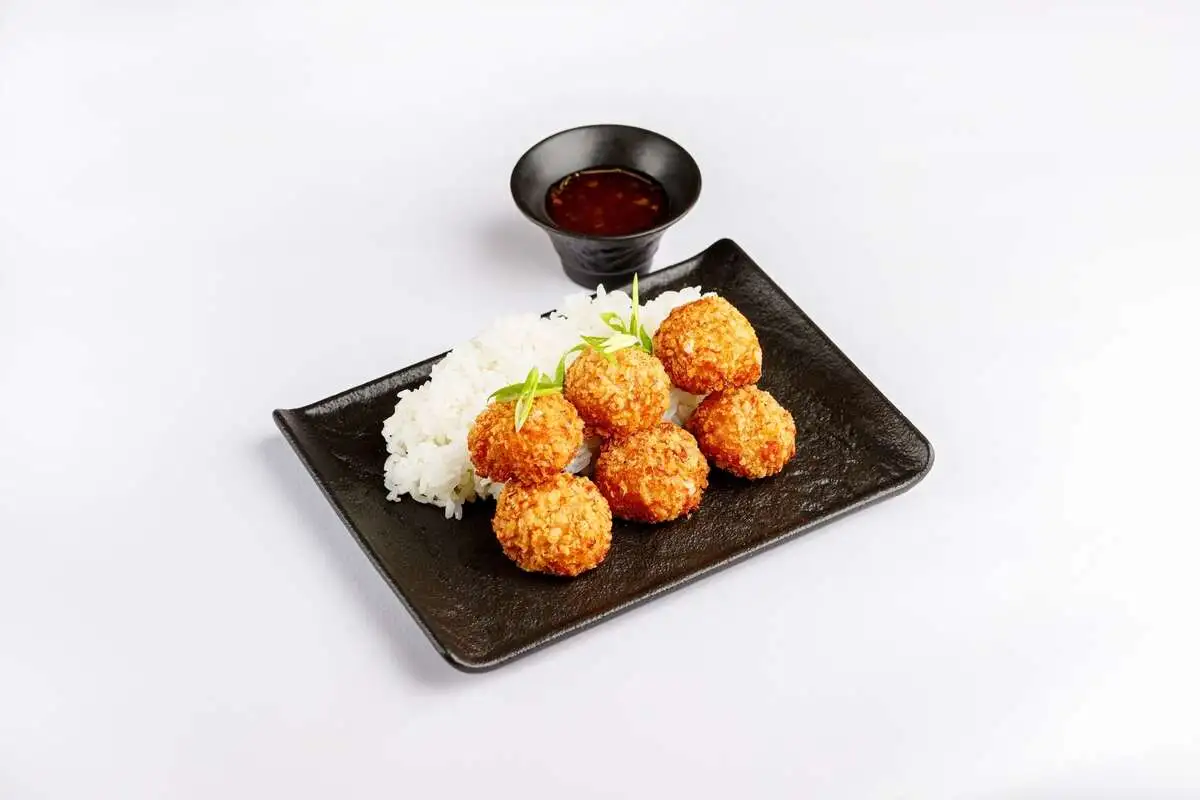 Крокеты куриные с сыром и гарниром из риса