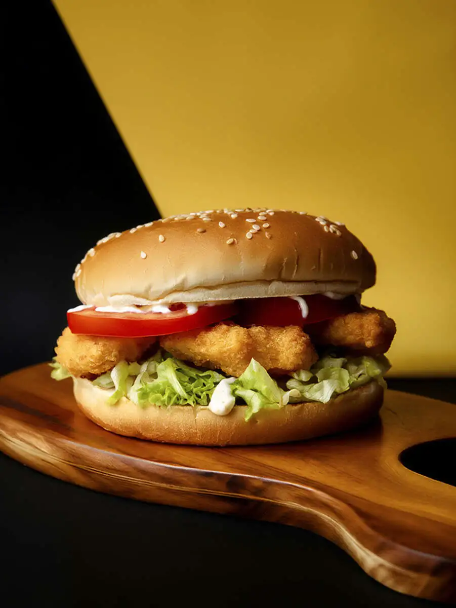 Бургер с наггетсами. порц.