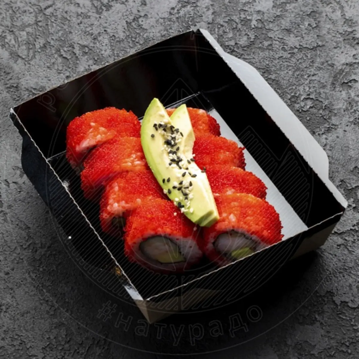 Калифорния с креветкой и авокадо