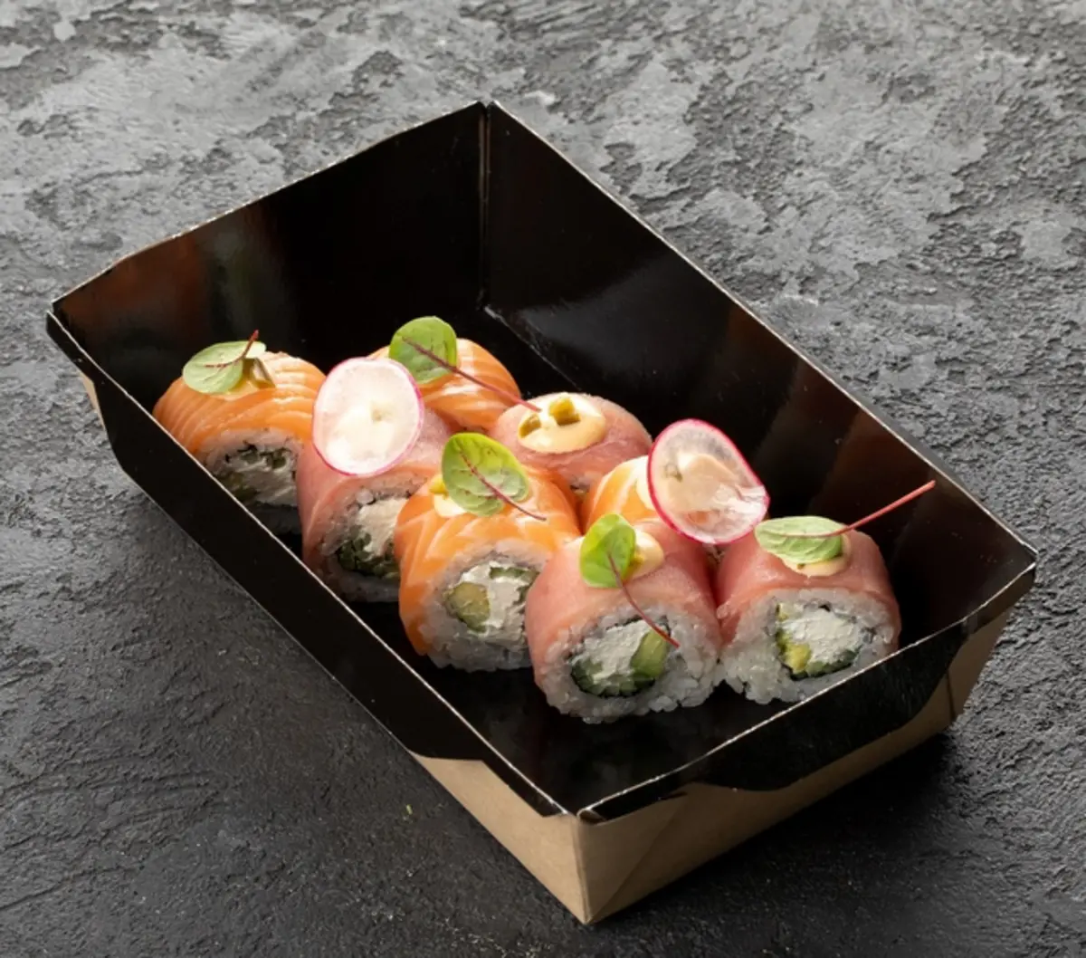 Филадельфия тунец и слабосоленый лосось