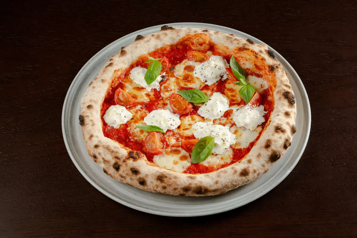 Пицца со страчателлой