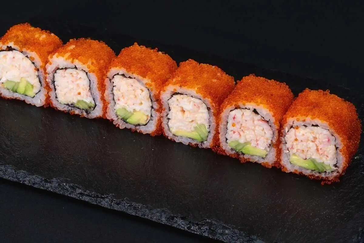 ролл КАЛИФОРНИЯ С КАМЧАТСКИМ КРАБОМ