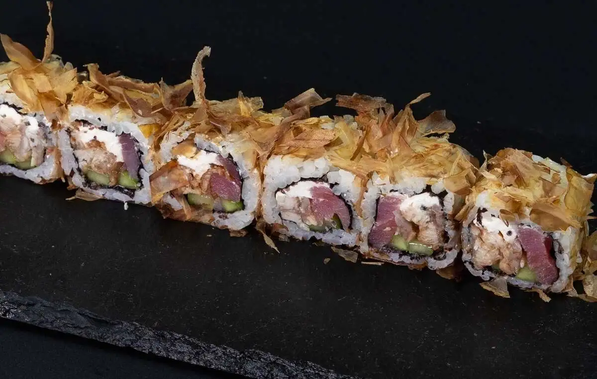 ролл УГОРЬ ТУНЕЦ И СТРУЖ 