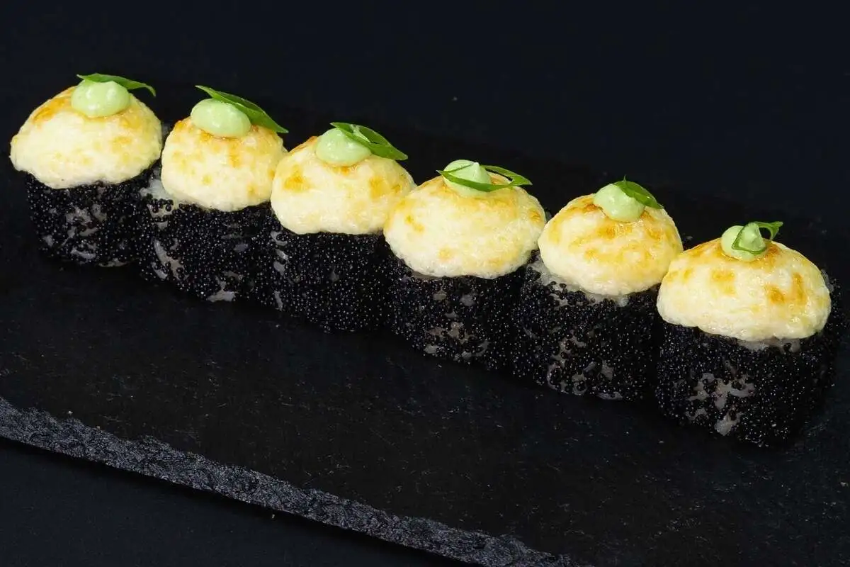 ЗАПЕЧЁННЫЙ РОЛЛ С ЛОСОСЕМ 