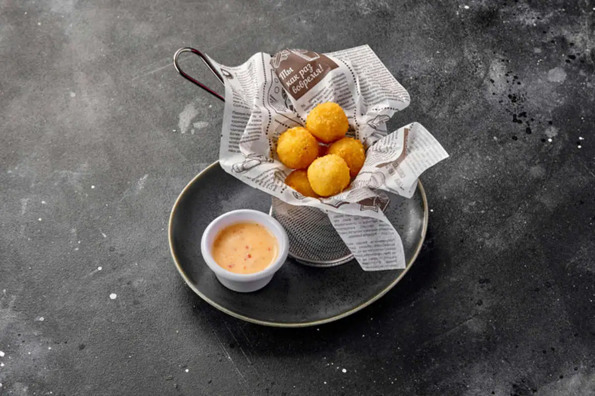 Сырные шарики с беконом