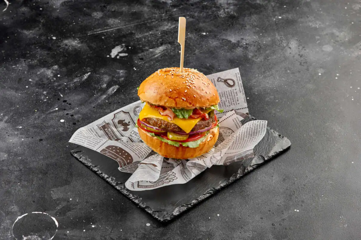 Бургер «ПАБ» с говяжьей котлетой