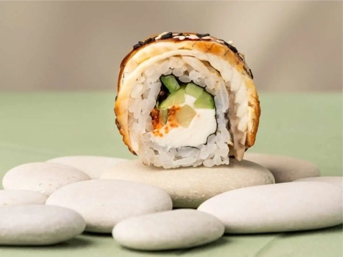 Ролл Филадельфия с угрем