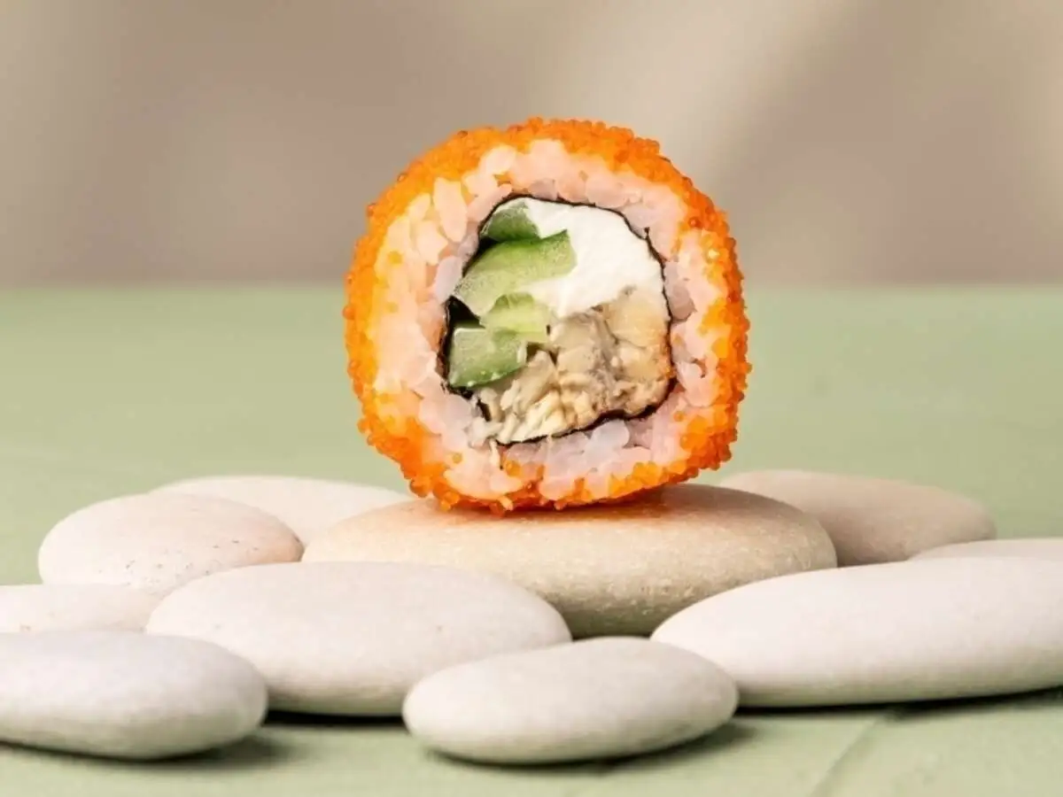 Ролл Калифорния с угрем