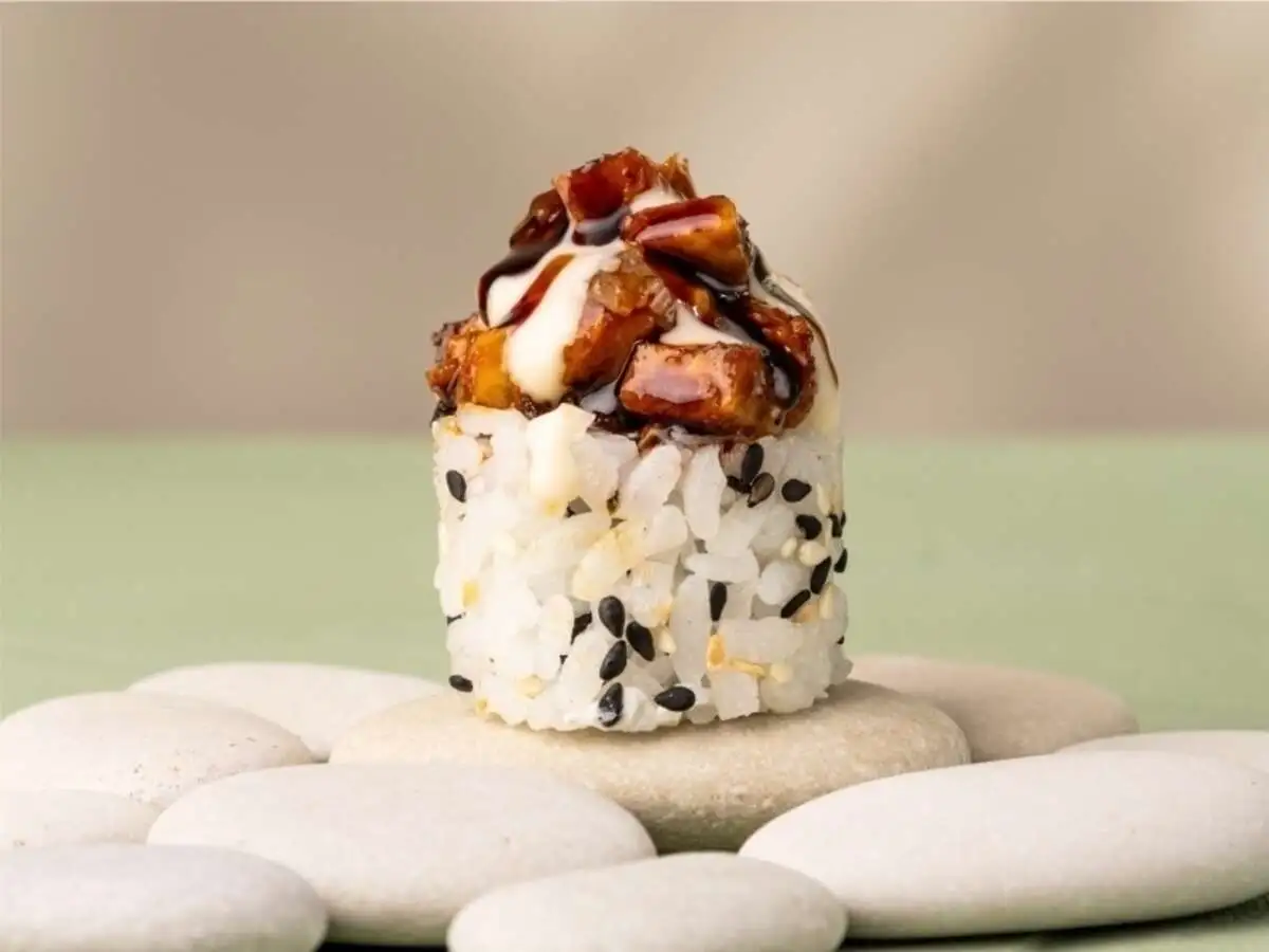 Ролл Тартар с угрем