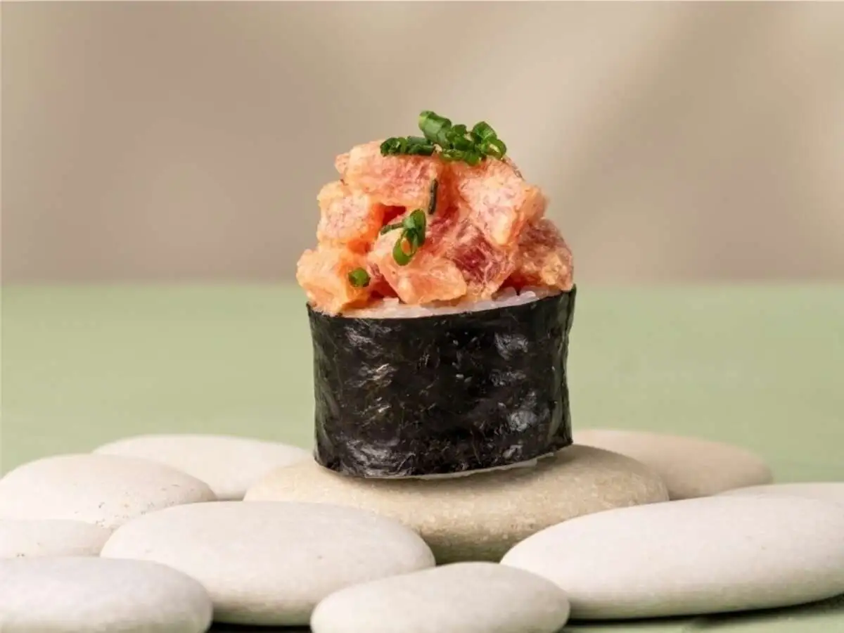 Ролл Тартар с тунцом