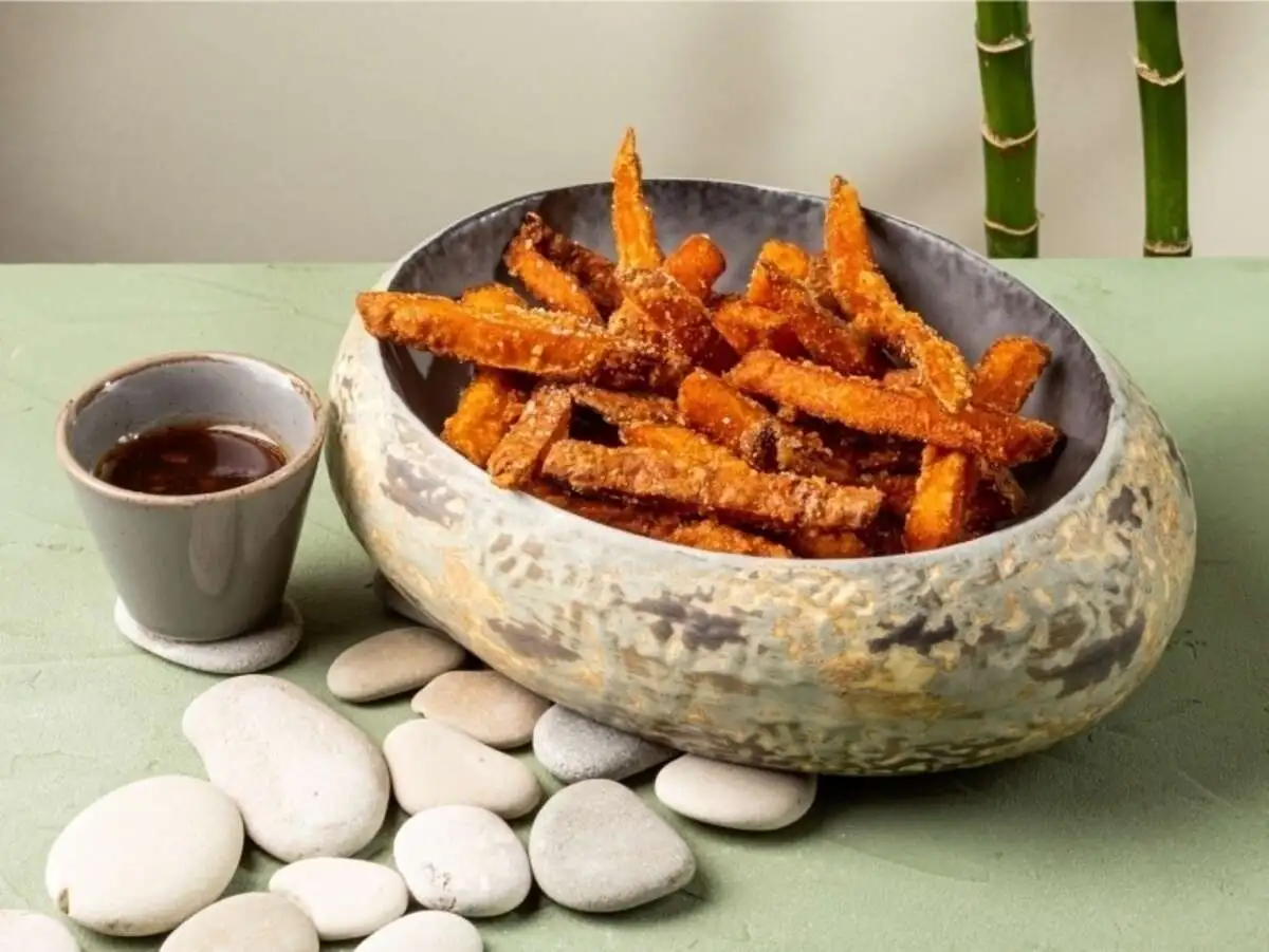 Батат фри, соус сладкий чили