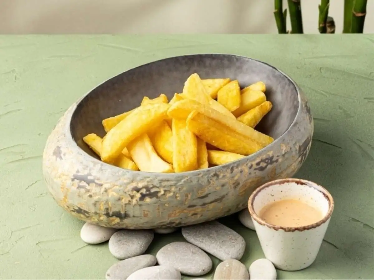 Картофель фри, соус кунжутный айоли