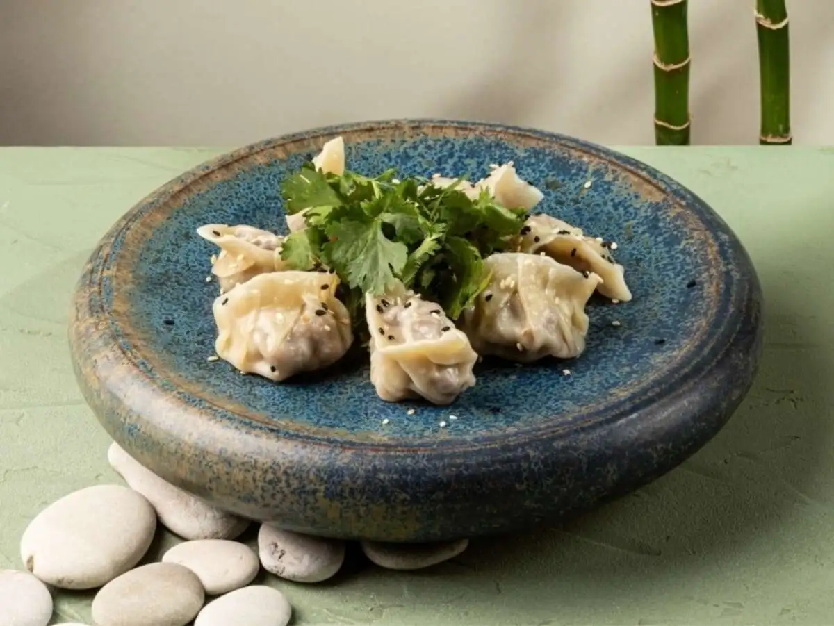 Гёдза с говядиной и зеленым луком