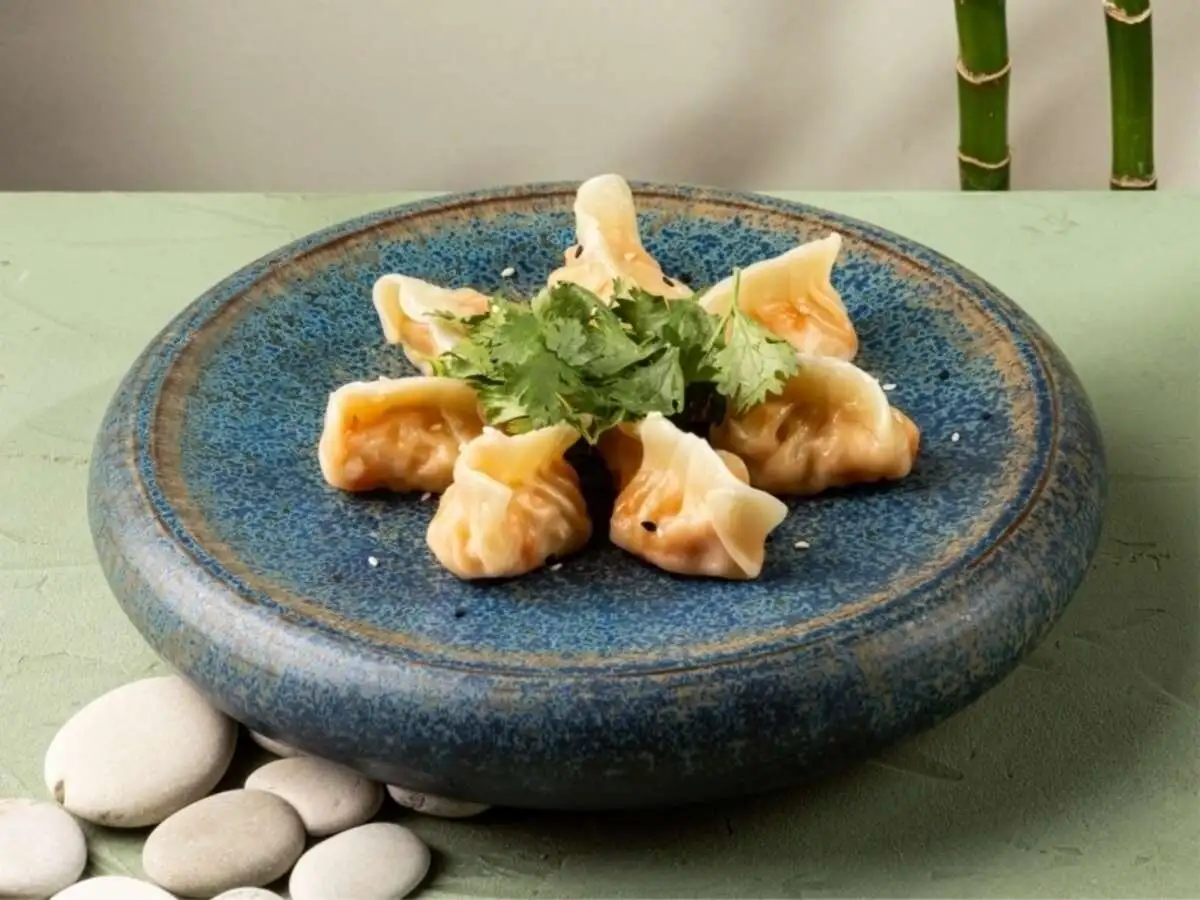 Гёдза с камчатским крабом и креветкой