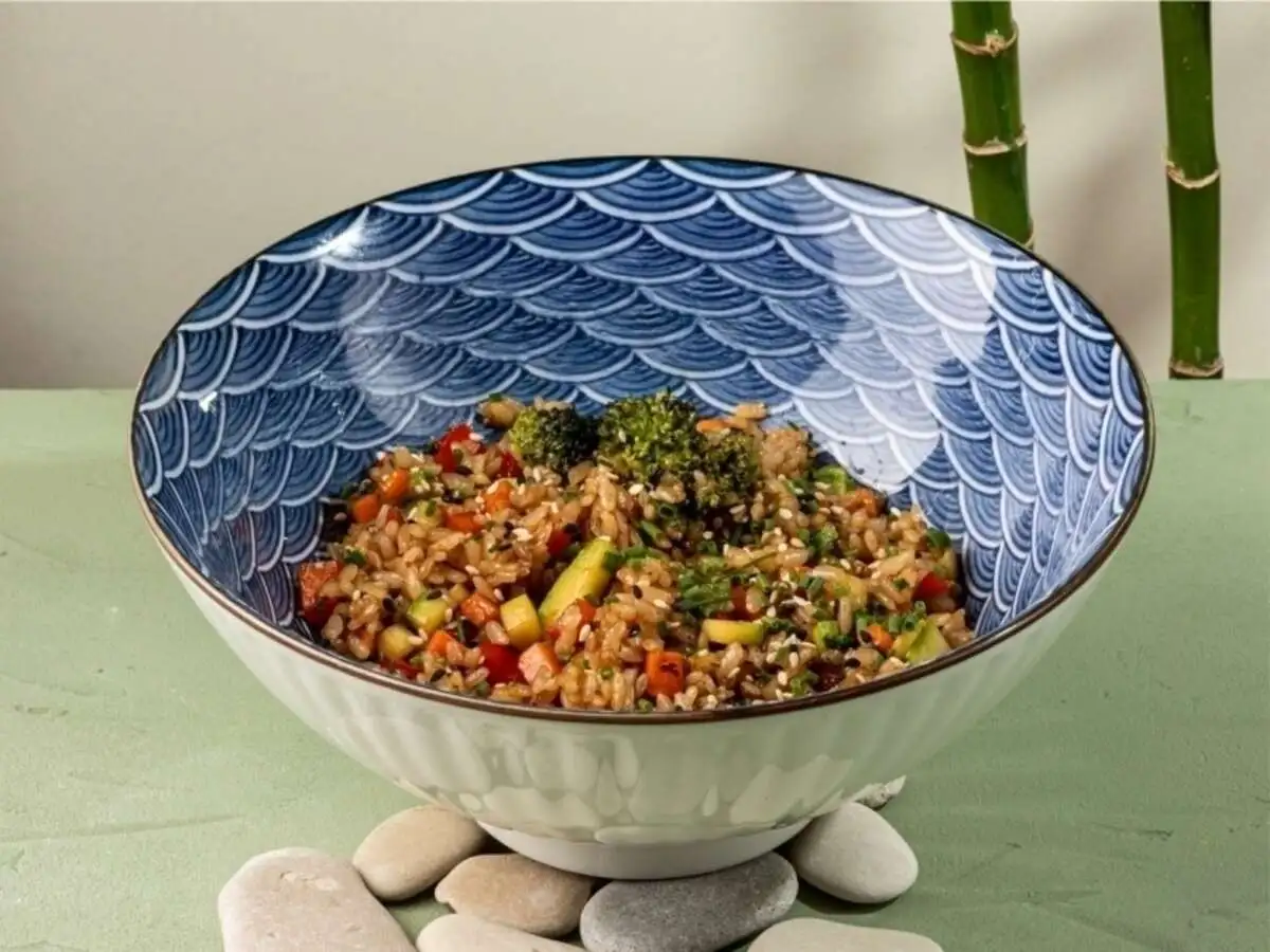 Жареный рис с овощами веги