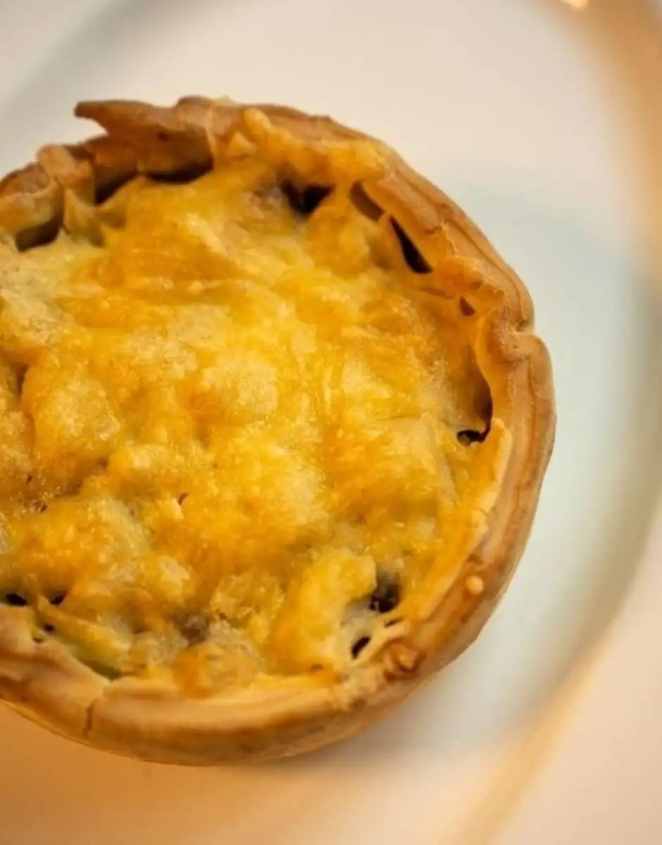 ЛАНЧ ПИРОГ С КУРИЦЕЙ И СЫРОМ