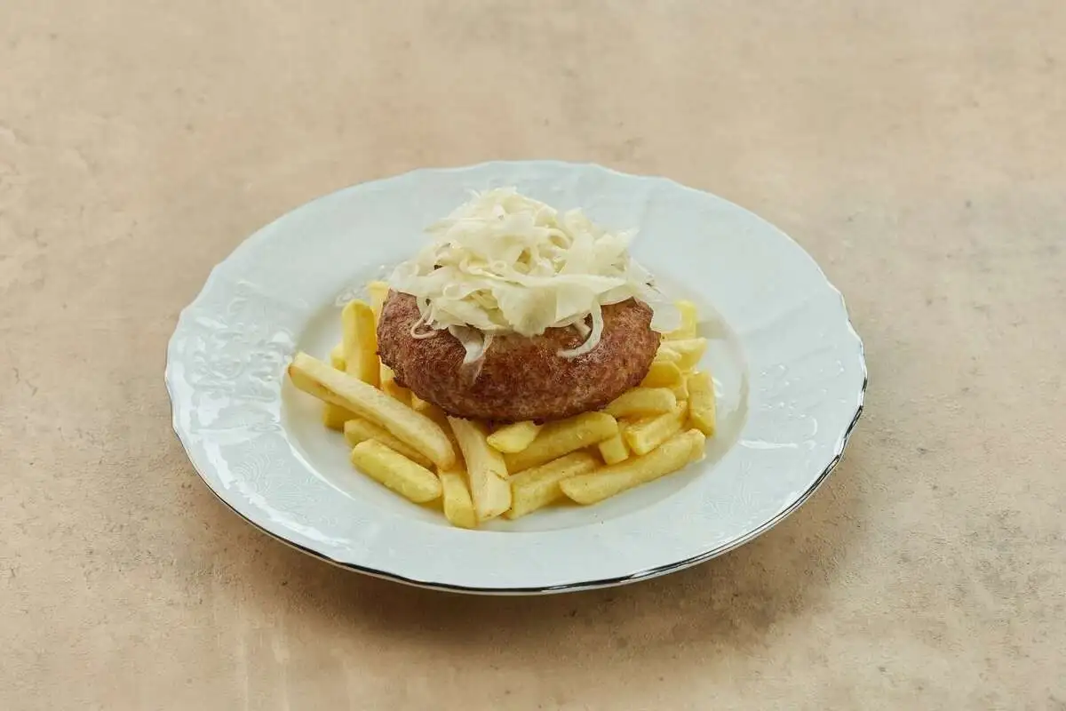 Бифштекс из говядины и индейки с камамбером