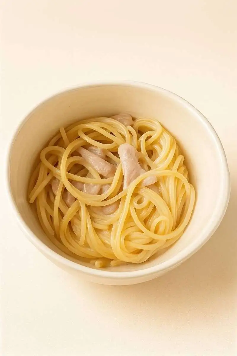 Паста в сливочным соусе с цыпленком