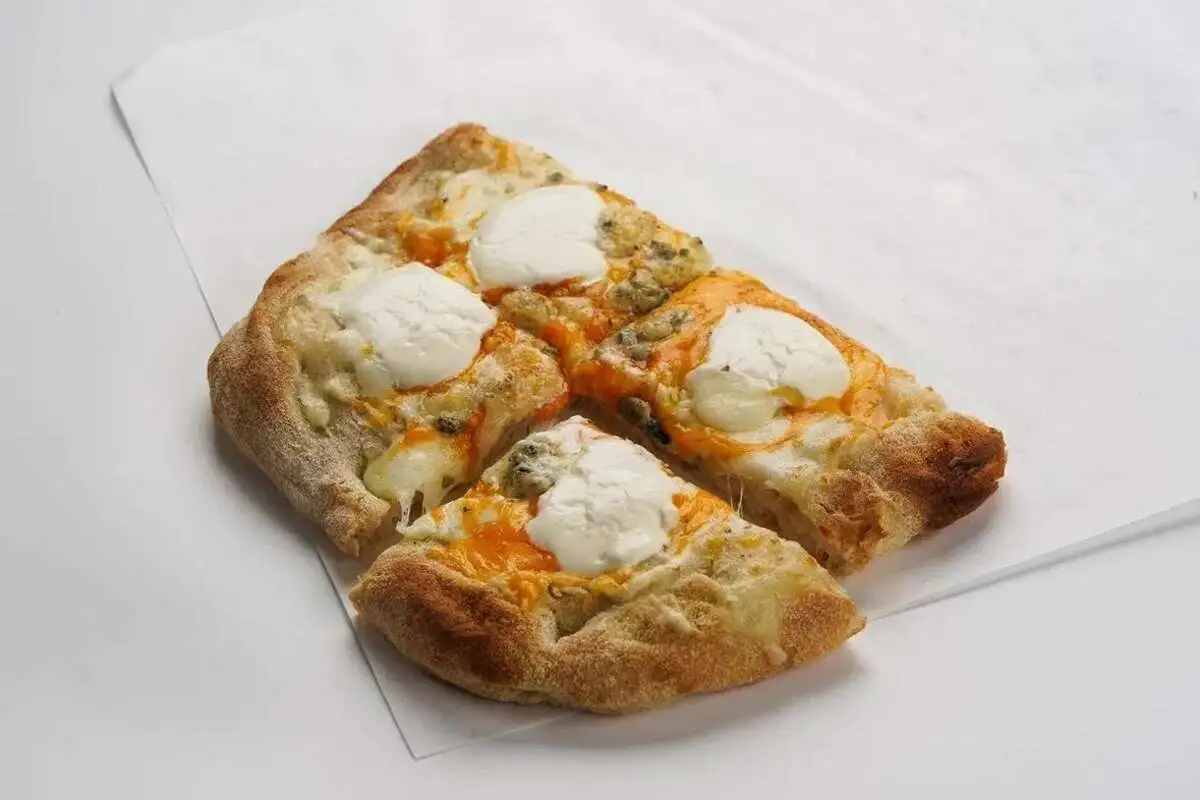 PIZZA 4 сыра 1/2