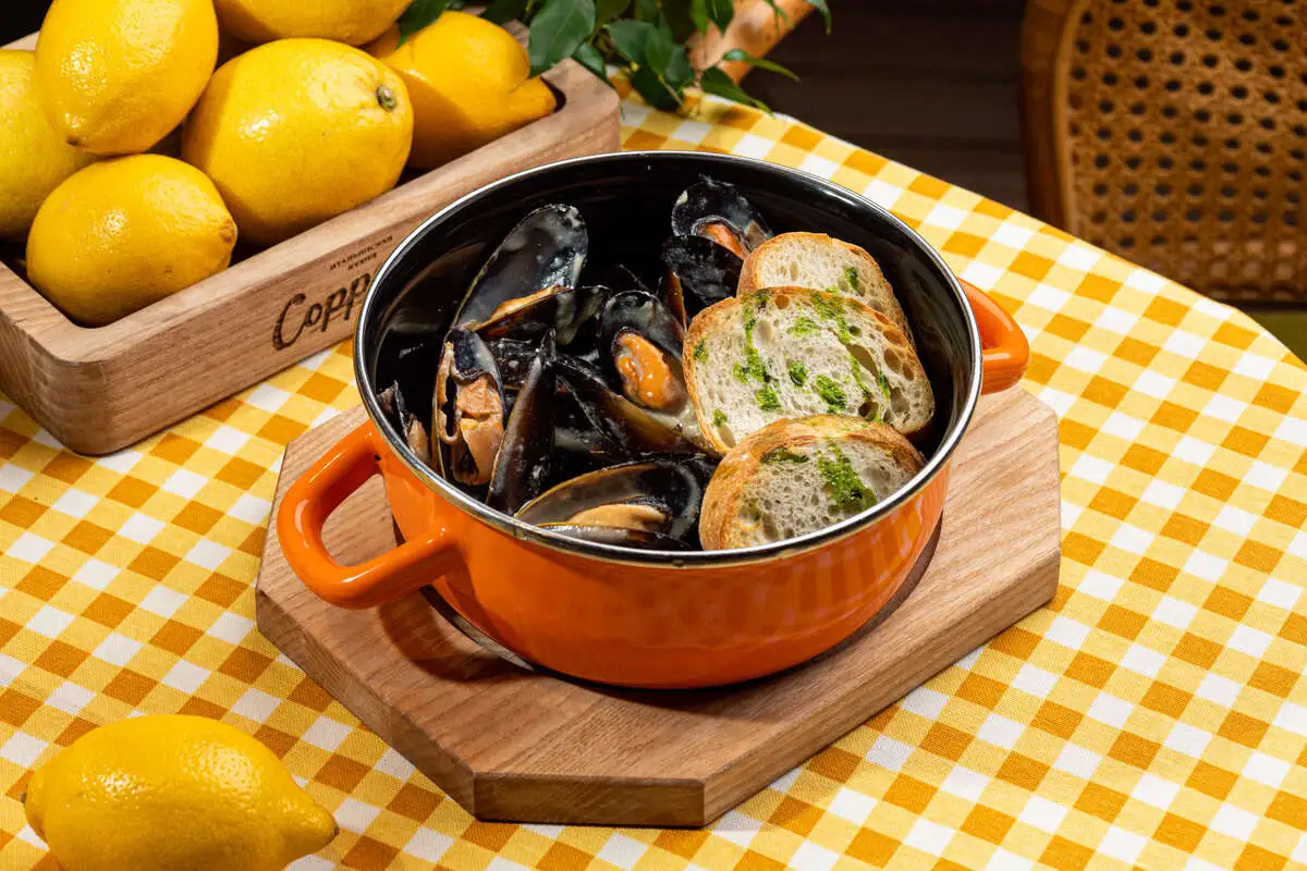 Мидии в чесночном соусе