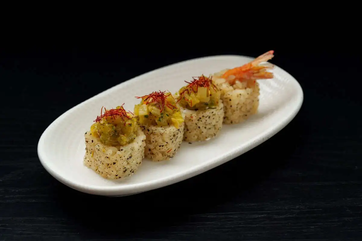 Ролл с креветкой в темпуре