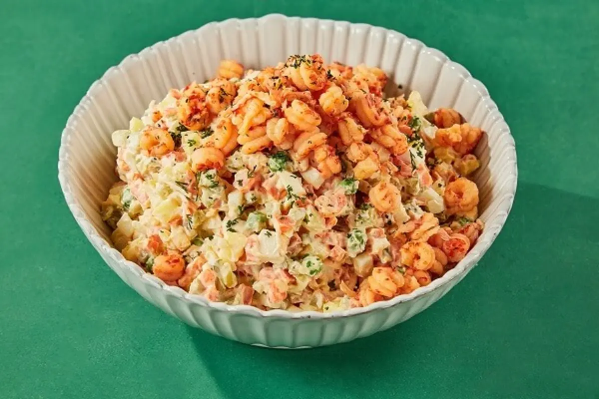 Оливье с раковыми шейками