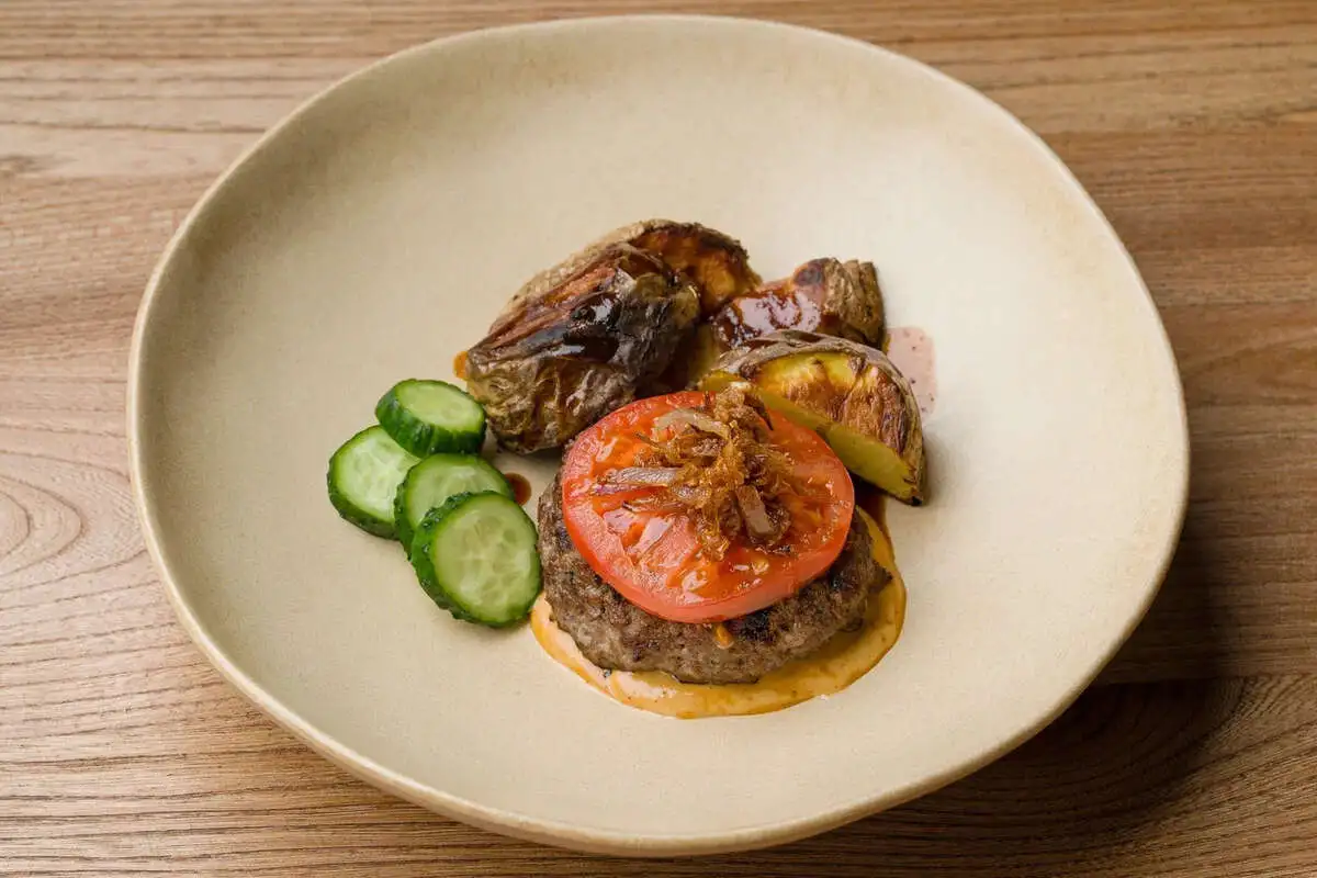 Бифштекс из говядины с картофелем гриль 