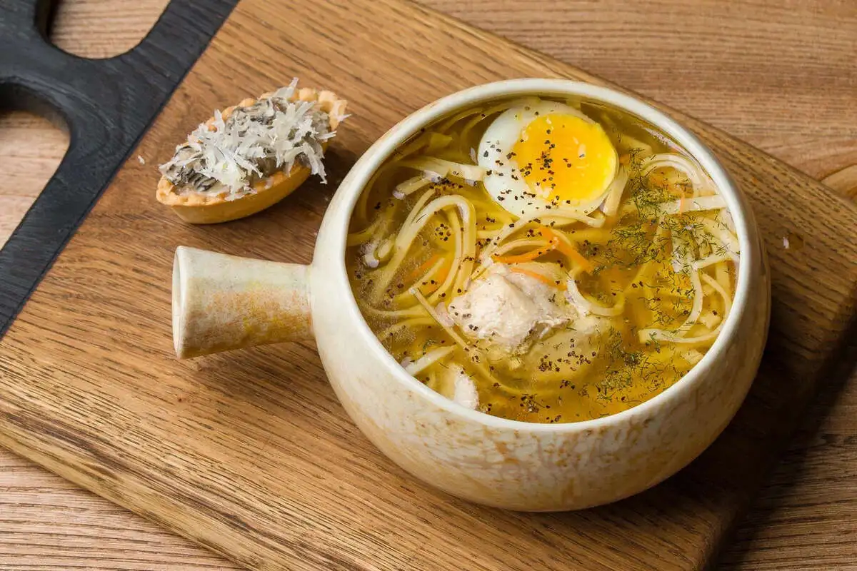 Куриная лапша с грибной тарталеткой 