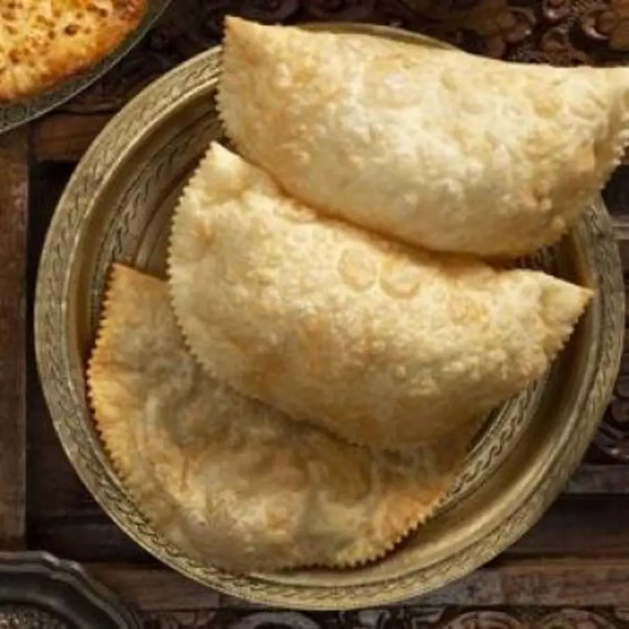 Чебурек с помидорами и сыром (130 гр)