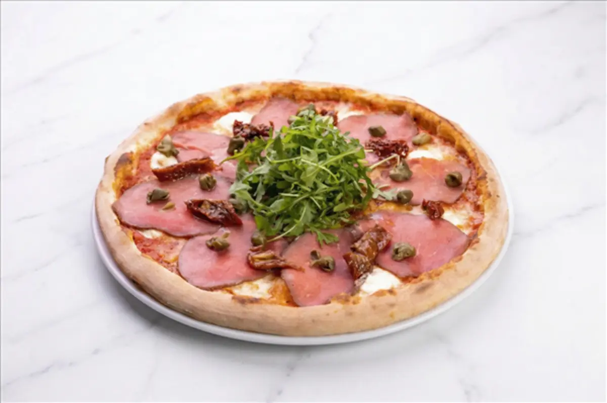 Пицца с ростбифом