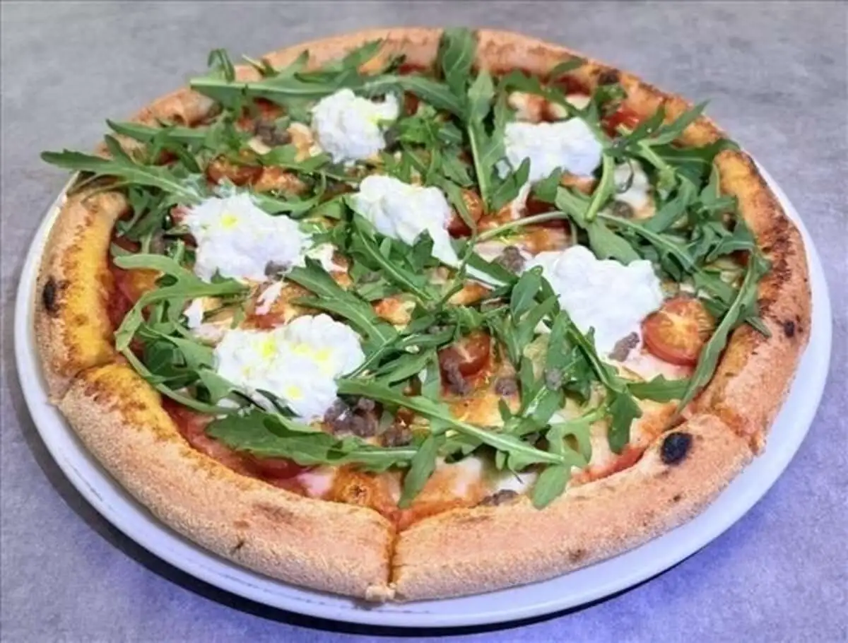 Пицца Страчателла и руккола
