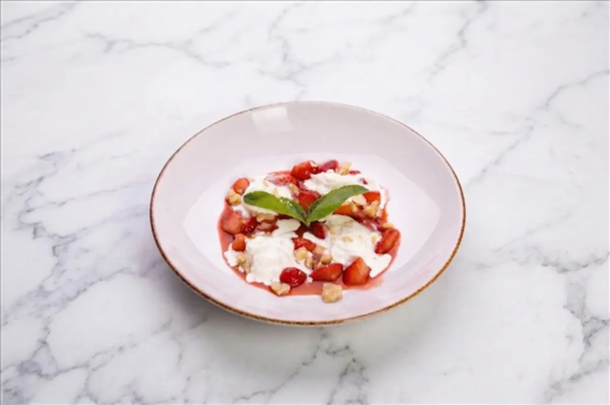 Страчателла с клубникой