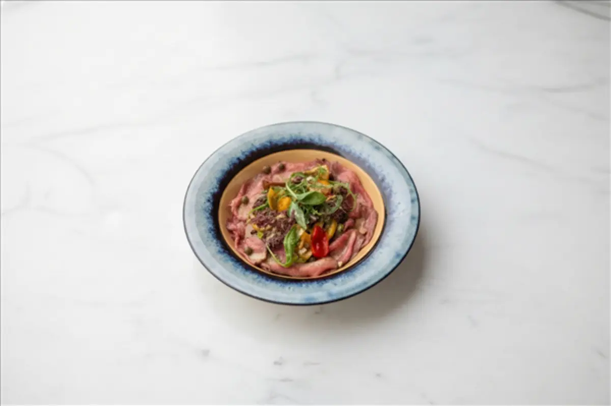 Салат с ростбифом