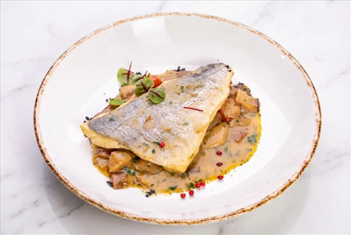 Филе дорадо с белыми грибами